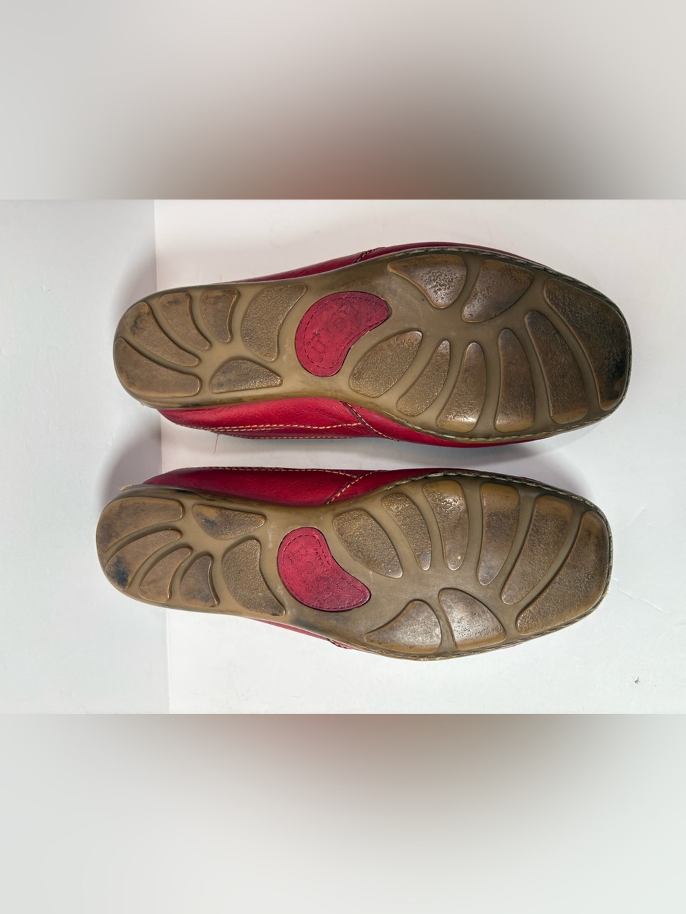 Born Red Leather Slip On Loafers Women's Sz 7.5 Shoes - Picture 3 of 16